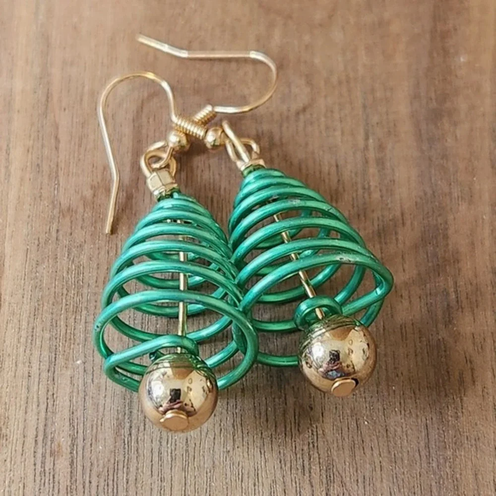Green Spiral Christmas Tree Drop Earrings Gold Star‎ Holiday Jewelry 1.75